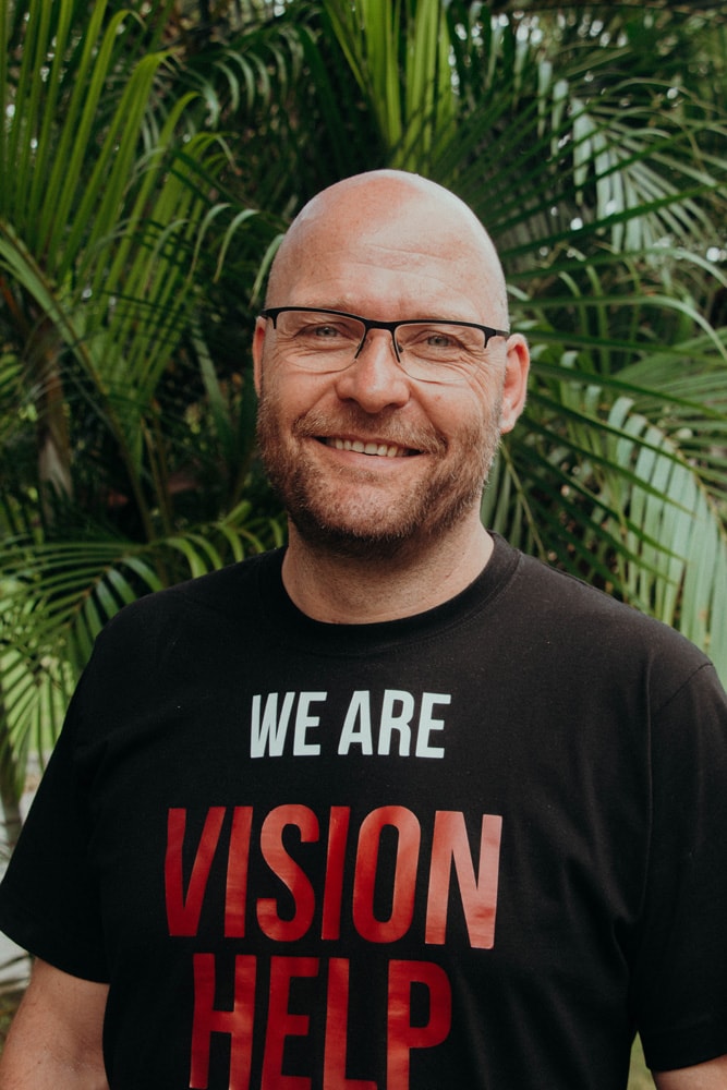 vision help Carsten Aust